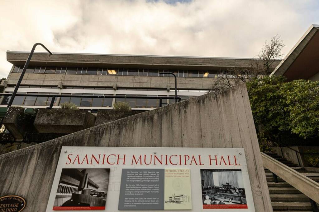 LETTER: Saanich should follow Oak Bay’s lead on developments