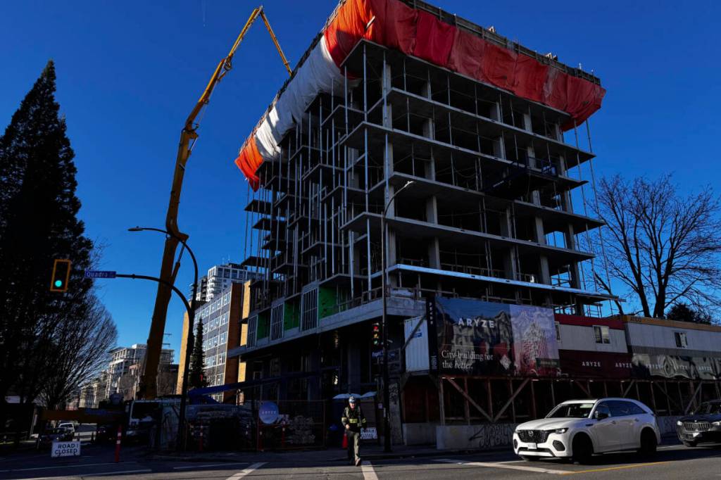 Residents near Victoria construction site frustrated by repeat noise bylaw violations